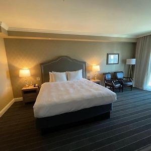 Deluxe King Studio